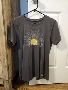 Graphic Daisy Tee in Charcoal with Yellow Center LIFE IS GOOD
